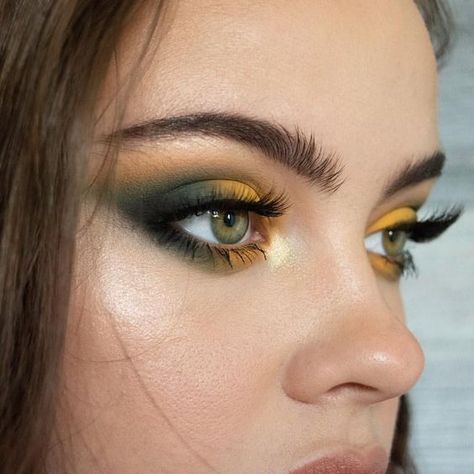 eye makeup for hunter green dress #eye #makeup #for #hunter #green #dress - eye makeup for hunter green dress . eye makeup with hunter green dress Green Eye Makeup, Make Up Designs, Makeup Looks For Green Eyes, Yellow Makeup, Yellow Eyeshadow, Smink Inspiration, Green Makeup, Green Eye, Makijaż Smokey Eye