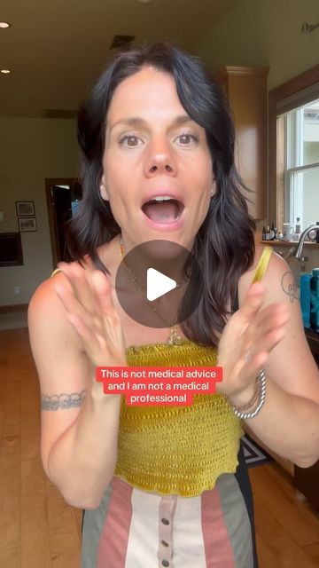 Melanie Sandford on Instagram: "What a castor oil pack is and how to apply it. Remember, everybody is different so you may need more castor oil than what I’m saying but mostly 2 tablespoons is a good rule of thumb for the abdomen packs the smaller packs you may need less oil. Start slowly if you are new to castor oil do not just go into overnight packs— this can help spare you from getting detox symptoms that can be uncomfortable. Remember, this is not medical advice and I am not a medical professional. Please do your research before using anything. The castor oil I’m using is by @gurunanda.official and the castor oil packs are available by clicking under my username.  you can also make your own castor oil packs at home using cotton flannel a tea, towel and wrap like medical wrap or plasti What Is Castor Oil Good For, How To Use Castor Oil In Belly Button, How To Use Castor Oil Packs, Diy Castor Oil Packs How To Make, How To Use Castor Oil For Face, Diy Castor Oil Packs, Caster Oil Packs, Acne Holes, Castor Oil For Face