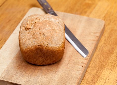 This is an easy, crusty, French Bread recipe for your bread machine. It makes a 2 lb. loaf. For diabetics 1 slice/serving is 2 carbs or equal to 2 slices of bread. You can get the bread slicing guide at Wal-Mart for about $10. - Bread Machine French Bread French Bread Bread Machine, Bread Machine French Bread, Easy Bread Machine Recipes, French Bread Recipe, Pain Sans Gluten, Bread Maker Recipes, Hot Bread, Vegan Bread, Bread Machine Recipes