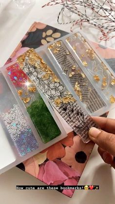 Check out our full video on Youtube to see how we made this cute Resin Bookmarks!😍 Resin Aesthetic, Aesthetic Bookmarks, Seni Resin, Bookmarks Diy, Resin Bookmarks, Penanda Buku, Epoxy Resin Diy, Resin Crafts Tutorial, Seni Dan Kraf