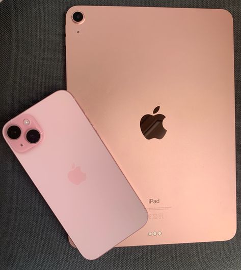 #apple #iphone #pink #ipad Iphone 15 Plus, Ipad Air Pink, Ipad Pink, Rose Gold Ipad, Dream Phone, Pink Ipad, Iphone Pink, Creative Iphone Case, Apple Headphone