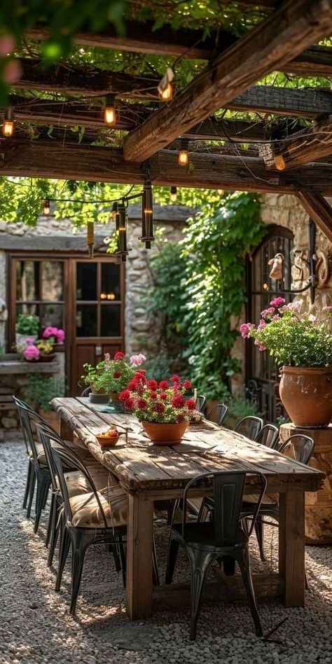 Design Per Patio, Interior Design Per La Casa, Outdoor Decor Backyard, Outdoor Patio Decor, Backyard Patio Designs, Garden Cottage, Outdoor Dining Area, Outdoor Rooms, Outdoor Dining Table