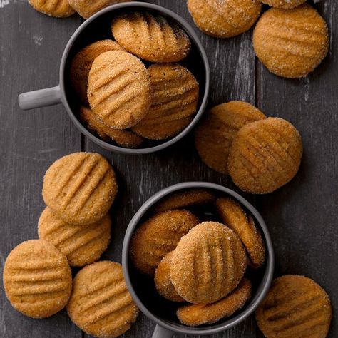 Crispy Coffee Cookies Coffee Cookies Recipe, Coffee Desserts, Easy To Make Cookies, Baked Sweets, Coffee Cheesecake, Butter Pecan Cookies, Fall Baking Recipes, Food Christmas, Pecan Cookies