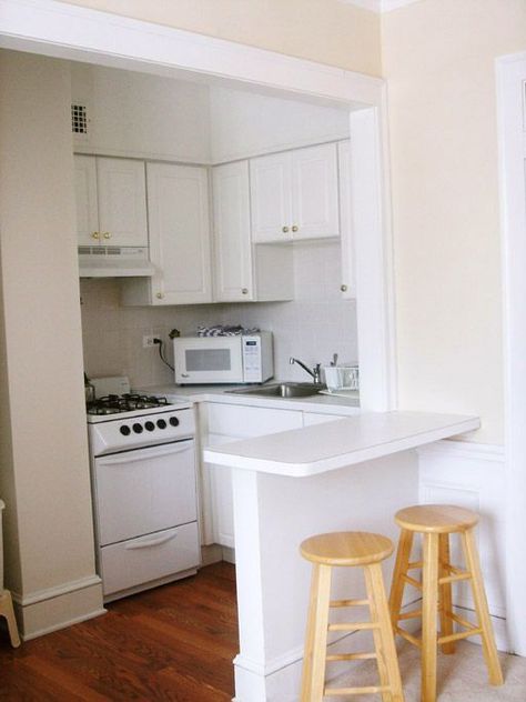 Learn the Difference Between an Efficiency Apartment and a Studio Apartment Studio Apartment Kitchen, Small Kitchen Design Apartment, Kitchen Ikea, Desain Pantry, Small Apartment Kitchen, Kabinet Dapur, Decor Studio, Studio Kitchen, Small Space Kitchen