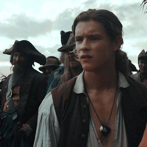 Brenton Thwaites Pirates Caribbean, Henry Turner, Brenton Thwaites, Captain Jack Sparrow, Pirate Life, Captain Jack, Fav Characters, Jack Sparrow, Book Dragon