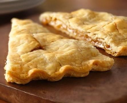 Easy Apple Pie Foldover Turnover Dough, Apple Pie From Scratch, Austrian Cuisine, Pillsbury Pie Crust, Pizza Vegana, Apple Turnovers, Classic Apple Pie, Easy Apple Pie, Fruit Filling