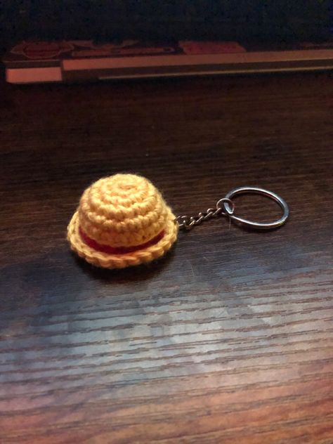 Crochet Anime One Piece, Red Crochet Amigurumi, One Piece Anime Gift Ideas, Crochet With Yellow Yarn, Yellow Things To Crochet, Crochet Anime Keychain, Anime Crochet Keychain, One Piece Diy Crafts, Anime Crochet Ideas