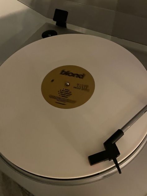 Frank Ocean Vinyl, Frank Ocean White, Blonde Frank Ocean, Rnb Aesthetic, Blonde Album, Blonde Aesthetic, Channel Orange, Vinyl Aesthetic, White Ferrari