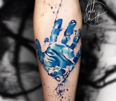 Tattoo photo - Handprint tattoo by Pablo Ortiz Tattoo Baby Hand Print Tattoo, Handprint Tattoo, Baby Hand Tattoo, Hand Print Tattoos, Tattoos For Baby Boy, Baby Footprint Tattoo, Baby Tattoo Designs, Scary Tattoos, Baby Handprint