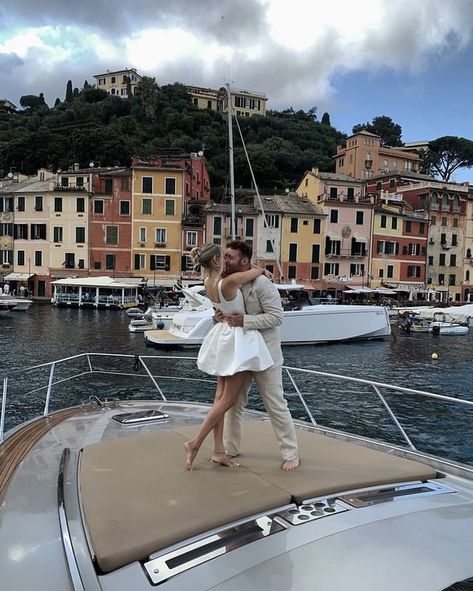 Honeymoon Romance, Luxury Couple, Leonie Hanne, Wedding Proposals, Italy Aesthetic, European Vacation, Maybe Someday, Fit Couples, June 17