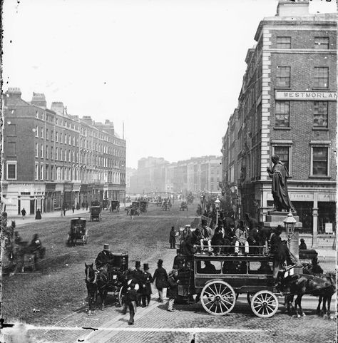 Vintage Photos of Street Life of Ireland from the 19th Century Dublin House, Dublin Street, Ireland History, Grafton Street, Ireland Landscape, Ireland Vacation, Dublin City, Irish History, Kingdom Of Great Britain