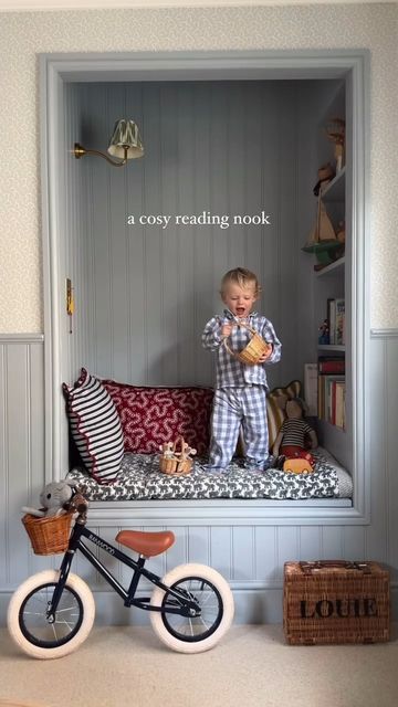 Little Greene on Instagram: "@regent_lodge_georgian_home creates a charming reading nook in her son’s bedroom, painted in Bone China Blue – Deep. This rich, grey-blue shade, inspired by Wedgwood Jasperware and evocative of the 1930s, adds a timeless elegance to the space, perfect for a calming and cosy corner.

#BoneChinaBlueDeep" Wedgwood Jasperware, Cosy Corner, China Blue, Georgian Homes, Little Greene, Blue China, Reading Nook, Grey Blue, 3 Bedroom