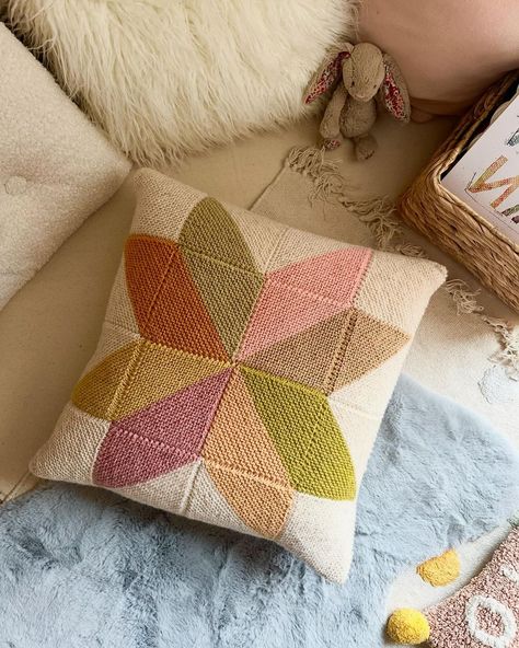 ⭐️ Release Day! ⭐️ The Stella Quilt Cushion is officially live on Ravelry and penroseknits.com!!!!! I’m so very pleased to finally share… | Instagram Quilt Cushion, Quilted Pillows Diy, Knitted Cushion Pattern, Crochet Quilt Pattern, Crochet Pillow Patterns Free, Knitted Cushions, Crochet Pillow Cover, Crochet Pillow Pattern, Crochet Quilt