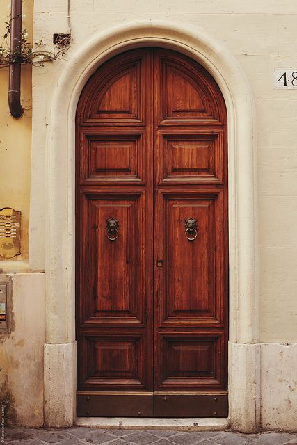 Rome, photo by Carin Olsson Historic Doors, Rome Streets, Traditional Front Doors, Open Door Policy, Main Entrance Door Design, Beautiful Entryways, Entrance Ideas, When One Door Closes, Cool Doors