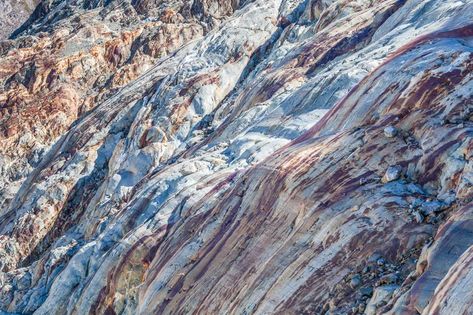 Facts About Metamorphic Rock Fabrics Rock Types, Metamorphic Rocks, Country Rock, Elements Of Design, Rock Hounding, Earth Science, Stone Rocks, Rocks And Minerals, Rocks And Crystals