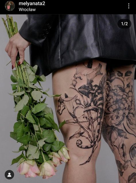 Tattoo On Plus Size, Full Body Line Tattoo, Realistic Mushroom Tattoo, Body Line Tattoo, Realistic Mushroom, Upper Arm Tattoo, Stomach Tattoos Women, Mushroom Tattoo, Tatoo Inspiration