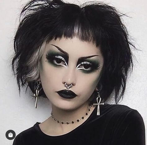 Trad Goth Makeup, Goth Eye Makeup, Drag Make-up, Punk Makeup, Alt Makeup, Beads Choker, Swag Makeup, Alternative Makeup, Emo Makeup