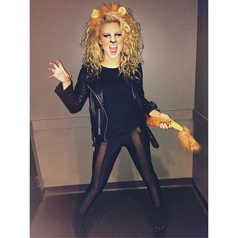 how my hair makes me feel sometimes lol Lion Costume Women, Halloween Costumes 2015, Lion Halloween Costume, 2015 Halloween Costumes, Costume Carnaval, Celebrity Halloween, Lion Costume, Tori Kelly, Holloween Costume