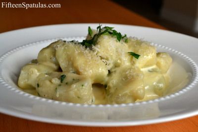 Herbed Gnocchi with Parmigiano Cream Sauce Making Gnocchi, Parmesan Cream Sauce, Homemade Gnocchi, Potato Gnocchi, Gnocchi Recipes, Yummy Pasta Recipes, Perfect Pasta, Super Busy, Fresh Pasta