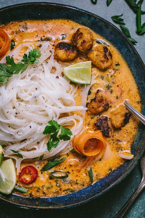 Chicken Khao Soi, Coconut Curry Noodle Soup, Thai Coconut Curry Soup, Curry Noodle Soup, Thai Coconut Curry, Honey Soy Chicken, Khao Soi, Coconut Curry Soup, Curry Noodles