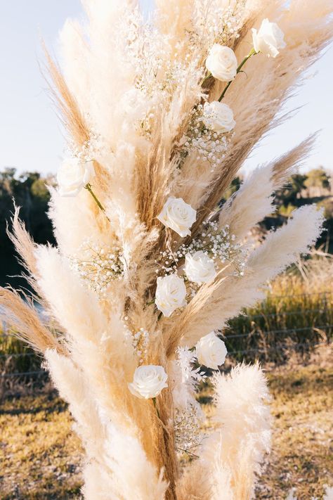 Bluegrass Chic | Modern Boho Wedding White Rock Canyon Boho Pampas Grass Arch Creamy Neutral Wedding, Positano Elopement, Modern Boho Wedding, Circle Arch, Neutral Wedding Colors, Low Centerpieces, Charming Wedding, Grass Wedding, Boho Bouquet