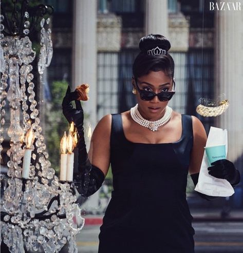 Breakfast At Tiffany's Aesthetic, Tiffany Haddish, Fashion Bible, Holly Golightly, Audrey Hepburn Style, Breakfast At Tiffany's, Classic Actresses, Breakfast At Tiffanys, Blue Party