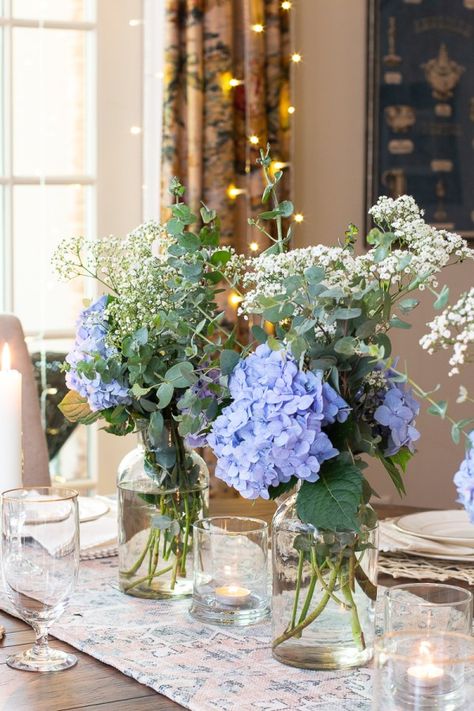 Blue Hydrangea Table Decor, Hydrangea And Roses Arrangements, Blue Table Arrangements, Small Hydrangea Centerpiece, Hydrangea Bouquet In Vase, Blue Flower Centerpieces, Wooded Backyard Landscape, Wooded Backyard, Blue Flower Arrangements