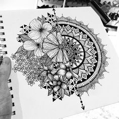 Half flowers & half  Half flowers & half mandala is Simple Mandala Tattoo, Maching Tattoos, Floral Mandala Tattoo, Kunst Tattoos, Design Mandala, Doodle Art Drawing, Mandalas Drawing, Mandala Tattoo Design, Mandala Art Lesson