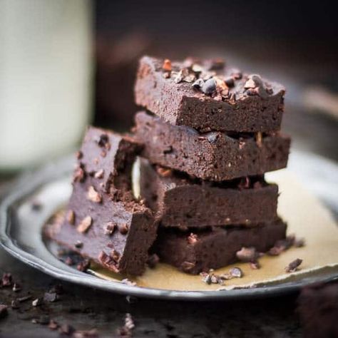 Almond Pulp Recipes, No Bake Fudge, Pulp Recipe, Bojon Gourmet, 200 Calorie, Dairy Free Brownies, Homemade Almond Milk, Gluten Free Brownies, Fudge Brownies