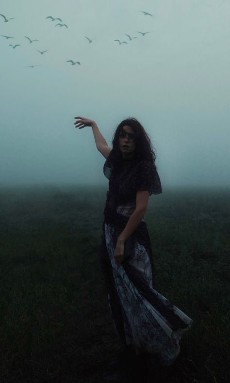 Fog photoshoot, mist, witch, witchy vibes, whimsigoth aesthetic Kiki Rockwell Aesthetic, Witchy Winter Aesthetic, Witch Aesthetic Photoshoot, Winter Witch Aesthetic, Fog Photoshoot, Mystical Photoshoot, Kiki Rockwell, Witchy Shoot, Black Russia