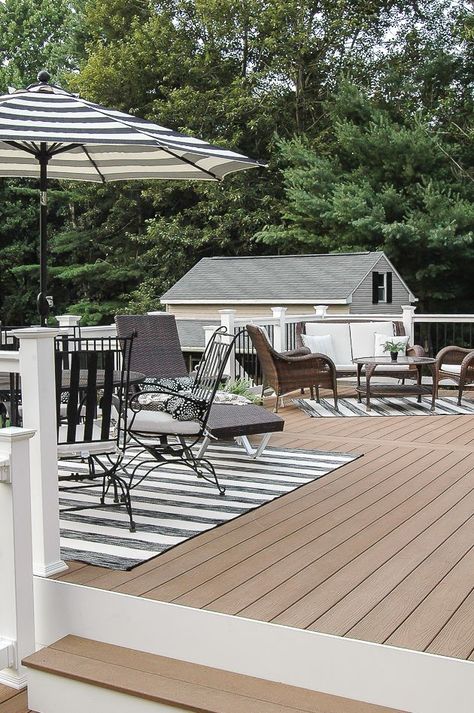 A simple yet beautiful black, white and neutral summer deck. Black And White Backyard Ideas, White House With Deck, Deck Color Combinations, Industrial Farmhouse Home, Lake Deck, Cottage Landscaping, Painted Deck, Farmhouse Porches, Backyard Decks