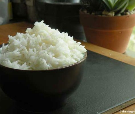 How to Cook Perfect White Rice on the Stove Side Dishes Rice, Reheat Rice, Rice In Instant Pot, Perfect White Rice, Rice On The Stove, Rice Recipes For Dinner, Dinner Side, Dinner Side Dishes, How To Cook Rice