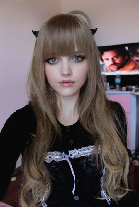 Dakota Rose, The Real-Life Barbie Dakota Rose, Brown Blonde Hair, Long Wavy Hair, Grunge Hair, Celebrity Hairstyles, Barbie Girl, Gorgeous Hair, Hair Highlights, Pretty Hairstyles