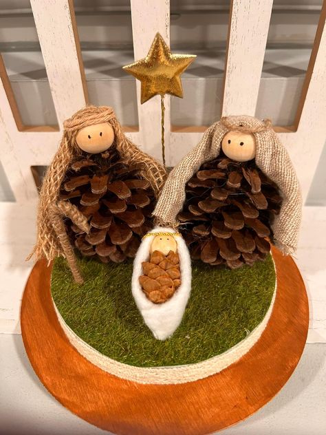 Nativity Scene Crafts, Nativity Scene Diy, Advent Crafts, Cork Crafts Christmas, Christmas Manger, Diy Nativity, Homemade Christmas Decorations, Christmas Activity, Fun Group