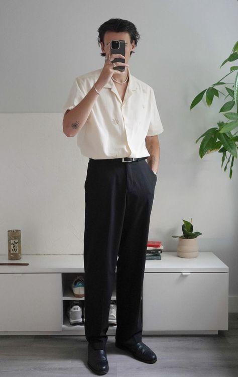 Mens Pleated Pants Outfit, Pleated Pants Outfit Men, Pleated Trousers Outfit, Taiwan Outfit, Pleated Pants Outfit, Estilo Old Money, Office Fits, Suits Casual, Old School Fashion