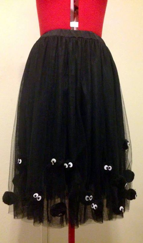 balck dust ball dress from totoro! from: https://www.facebook.com/DBCosplay Soot Sprite Costume, Sprite Costume, Totoro Dress, Totoro Birthday, Totoro Party, Birthday Extravaganza, Soot Sprite, Diy Kostüm, Soot Sprites