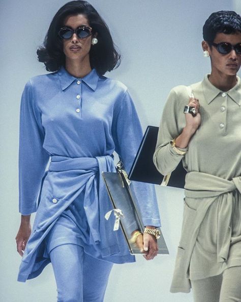 Salvatore Ferragamo﻿ 1992﻿:. . . #salvatoreferragamo #jeanpaulgaultier #vogue #yasmeenghauri #christiandior #voguemagazine #dior #fendi… 1990s Supermodels, Vintage Ferragamo, Yasmeen Ghauri, 90s Runway Fashion, Vintage Runway, Original Supermodels, Christian Dior Haute Couture, 90s Supermodels, Dior Haute Couture