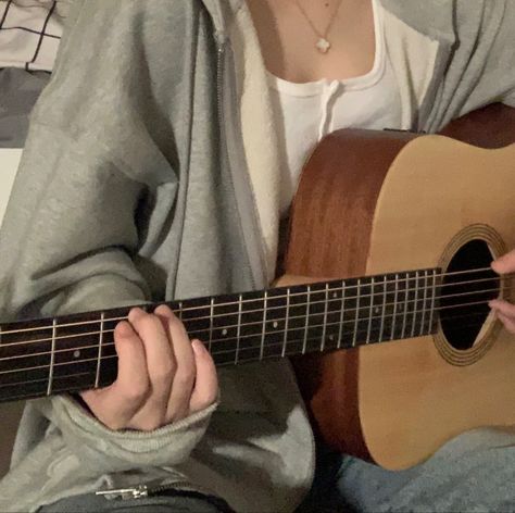 Playing Guitar Aesthetic, Aesthetic Guitar, Guitar Aesthetic, Guitar Obsession, Guitar Practice, Guitar Girl, I'm With The Band, Music Aesthetic, Girls Play