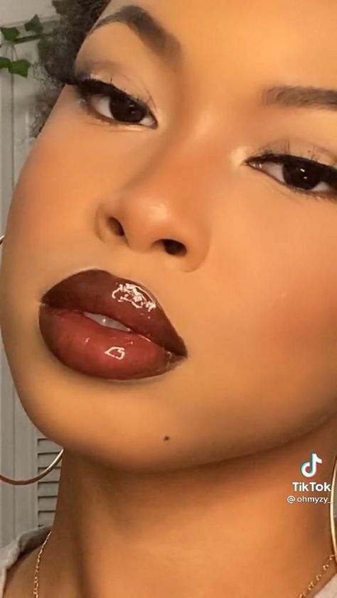 Pin by tiana on maquillage métisse [Video] in 2022 | Baddie makeup, Makeup tutorial, Natural makeup Glossy Lips Makeup, Makeup For Black Skin, Lip Makeup Tutorial, Brown Skin Makeup, Makeup Help, Face Makeup Tips, Face Makeup Tutorial, Dope Makeup, Makeup Eye Looks