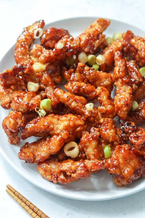 Crispy Chilli Chicken Recipe - My Morning Mocha Sichuan Recipes Chicken, Crispy Schezwan Chicken, Chinese Main Course, Crispy Chilli Chicken Recipe, Thai Crispy Garlic Chicken, Chili Oil Chicken Recipe, Chili Chicken Recipe Chinese, Chili Garlic Chicken Recipe, Chicken Picnic Recipes