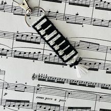 Crochet Music Teacher Gifts, Crochet Guitar Accessories, Piano Crochet Pattern, Crochet Music Note, Piano Crochet, Crochet Piano, Music Crochet, Crochet Music, Diy Crochet Amigurumi