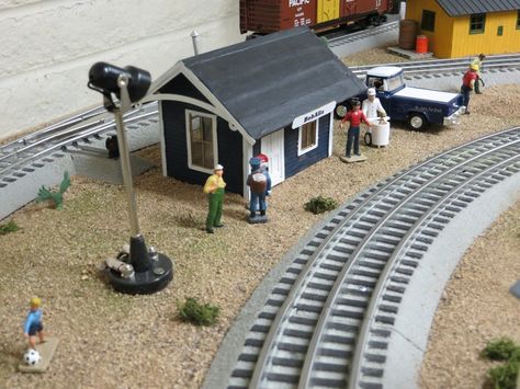 Lionel Trains Layout, Toy Trains Storage, Model Train Table, Model Train Accessories, Hobby Trains, Toy Trains Set, Train Book, Model Train Sets, Model Train Scenery