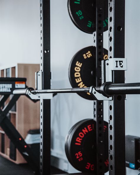 Squat Rack Aesthetic, Weight Room Aesthetic, Lifting Aesthetic, Gymnastic Rings, Weight Rack, Fitness Vision Board, Weight Lifting Shoes, Gym Pictures, Battle Ropes