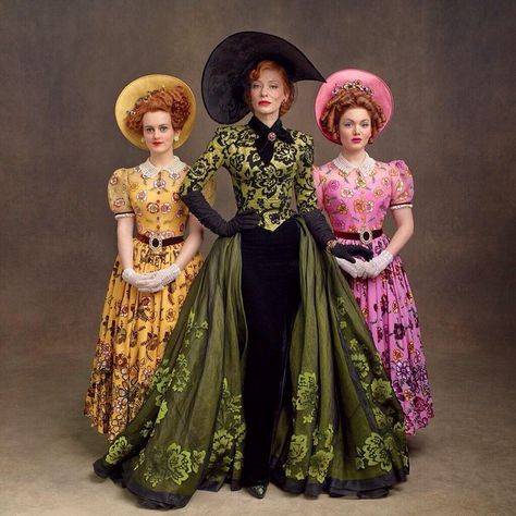 Cinderella (2015) - Cate Blanchett as Lady Tremaine, Sophie McShera as Drizella and Holliday Grainger as Anastasia.   In this promotional picture Blanchett wore a dress with green and black floral bodice, velvet skirt with elaborate overskirt and velvet bow collar; McShea and Grainger wore matching dresses with floral prints, white round collars and velvet belts with round buckles. - Costumes Cinderella Movie 2015, Snowwhite And The Huntsman, Sandy Powell, Cinderella Movie, Cinderella 2015, Costume Disney, Cinderella Story, A Cinderella Story, Annie Leibovitz