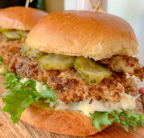 a Baked Chicken Sandwich Hogie Subs, Baked Chicken Sandwich, Chicken Breast Sandwich Recipes, Crispy Baked Chicken Breast, Baked Breaded Chicken Breast, Easy Chicken Sandwich, Chicken Breast Sandwich, Baked Breaded Chicken, Crispy Baked Chicken Thighs