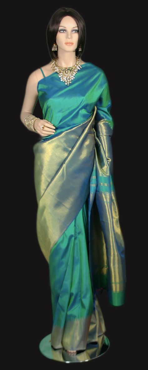 Kanjeevaram Saree Swag Dress, Kanjeevaram Sarees, South Indian Sarees, Sarees For Women, Saree Blouse Patterns, Wedding Silk Saree, Shoes Diy, Saree Trends, Elegant Saree