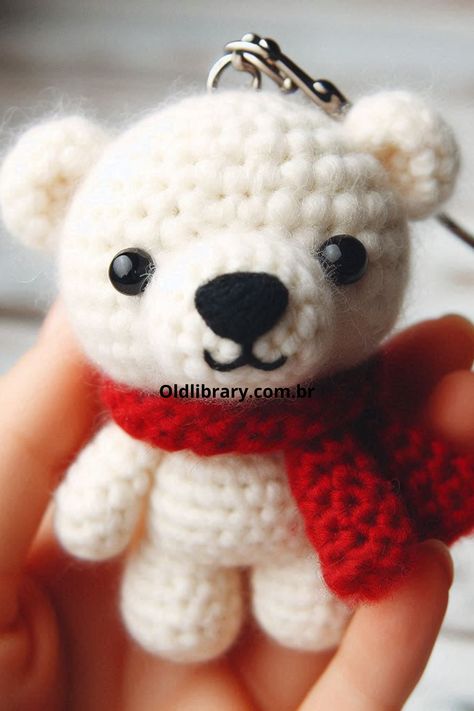 Learn how to crochet a cute polar bear keychain with this simple amigurumi pattern. A fun winter accessory perfect for beginners and makes a great gift! Crochet Winter Keychain, Christmas Bear Crochet, Crochet Bear Easy, Crochet Bear Pattern Free Easy, Winter Amigurumi Free Pattern, Polar Bear Crochet Pattern Free, Crochet Polar Bear Pattern Free, Simple Crochet Keychain, Crochet Plushies Easy