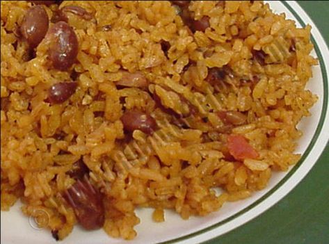 Puerto Rican Rice And Beans, Puerto Rican Rice, Recetas Puertorriqueñas, Rice And Beans Recipe, Puerto Rico Food, Boricua Recipes, Rice And Beans, Spanish Dishes, Puerto Rican Recipes