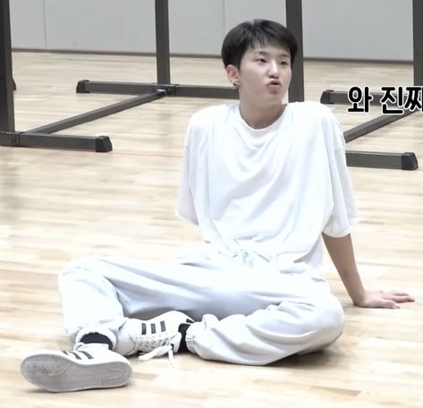 Hoshi Dance Practice, Seventeen Concert, Svt Hoshi, Svt Kpop, Seventeen Hoshi, Hoshi Seventeen, Power Of Love, Contemporary Dance, Dance Practice