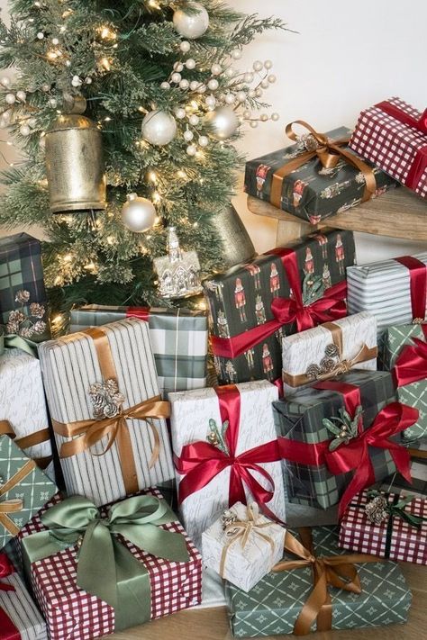 Unique gift wrapping christmas